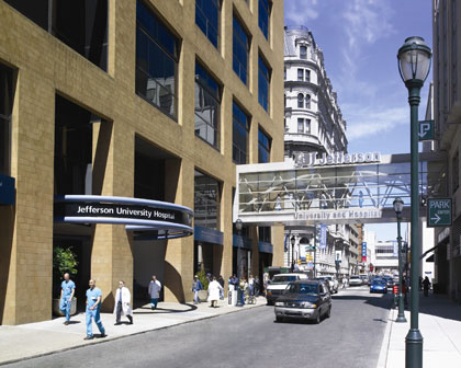 美國新聞與世界報導:2013-2014美國年度最佳醫院