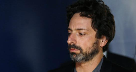 2014 年 11 月,沒有佩戴 Google Glass 的 Sergey Brin 顯得有些憔悴(圖片來自:路透社)