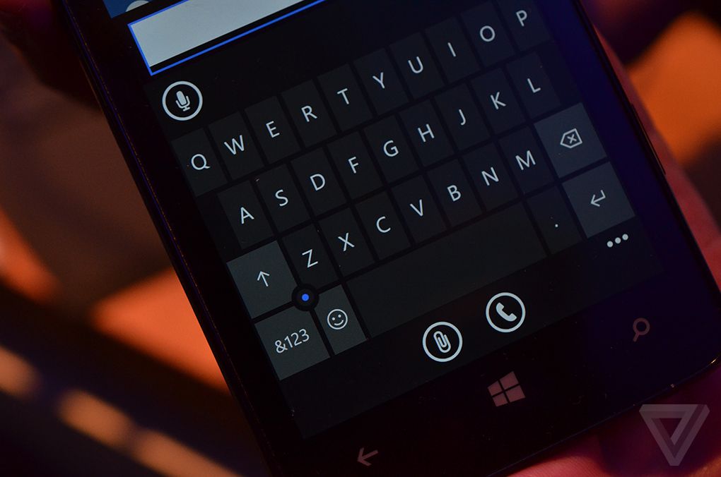 Windows-10-phones-Keyboard-Joystick_ifanr0123