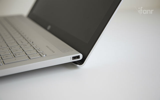 HP-Envy-15-2015-hy-Yoga-3-Pro-MacBook-17
