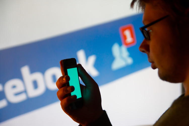 Facebook 2G Tuesdays_pingwest1028