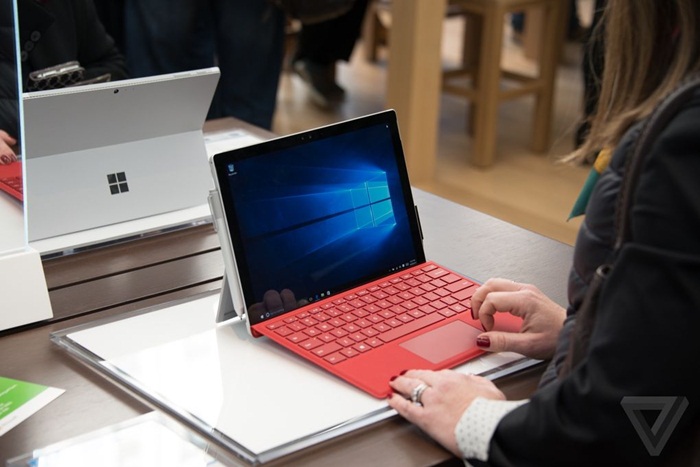 Microsoft Flagship store_huxiu102820