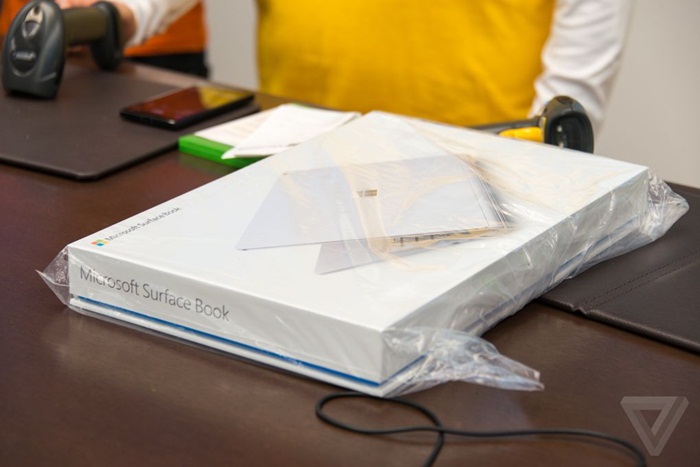 Microsoft Flagship store_huxiu102821
