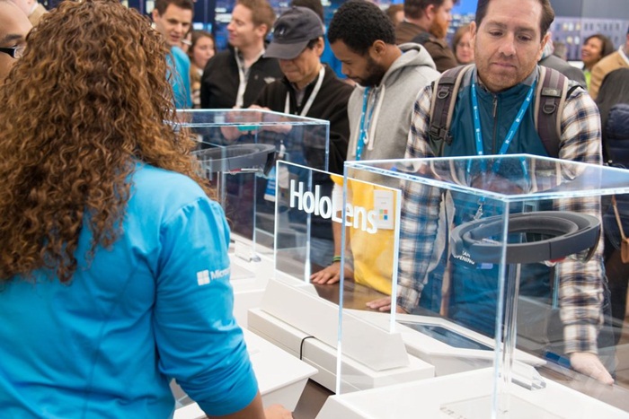 Microsoft Flagship store_huxiu102825