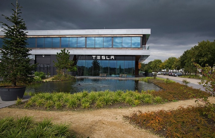 Tesla Factory_huxiu101601
