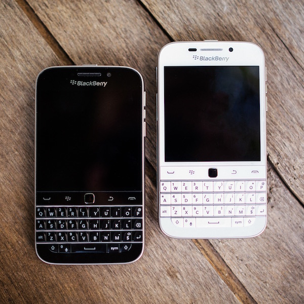 BlackBerry-Classic_black-and-white
