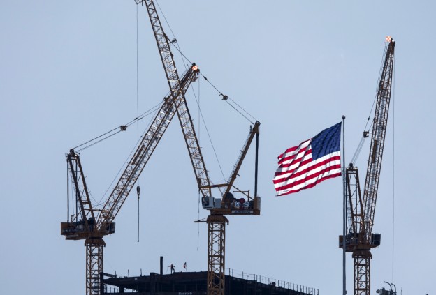 FED 鬆了一口氣！美國第三季 GDP 成長率上修至 2.1%