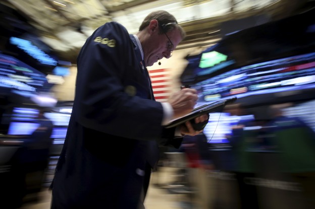 VIX 期貨洩天機，標普周 KD 低檔現黃金交叉