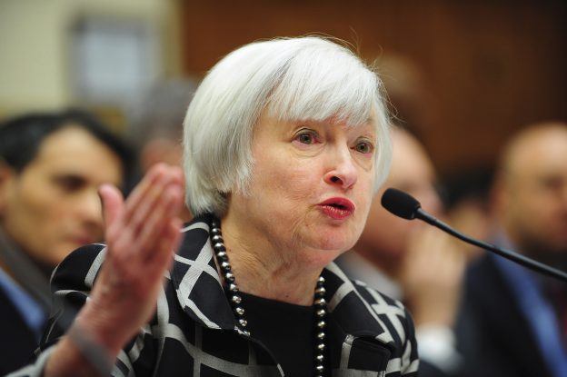 鴿派大勝！FED 今年升息次數減半，金價強彈