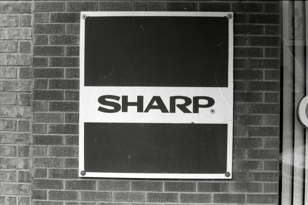 郭台銘質設鴻海股票，「鴻夏戀」最後簽約日定了？