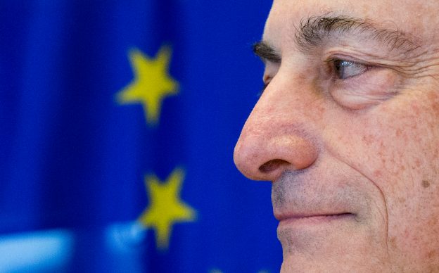 央行恐縮手、購債沒戲唱，35 年來債市多頭快玩完？