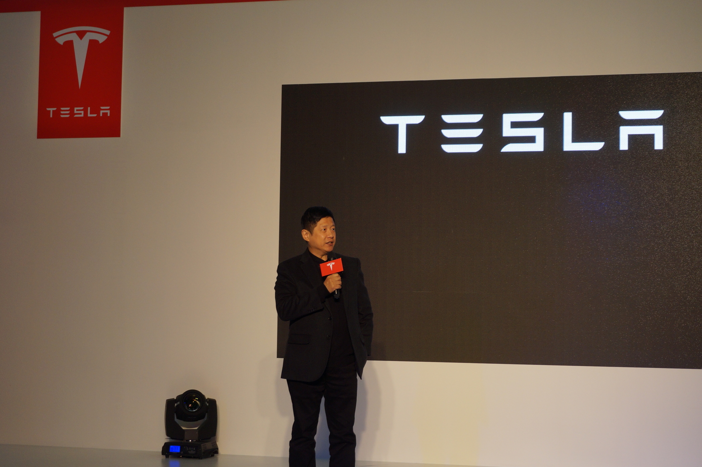 Tesla-Taiwan-taipei-economic-development-commissioner