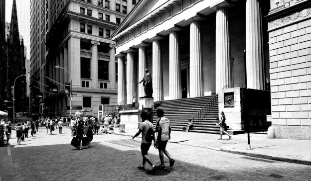 研究：1999 年美股有基本面撐腰，現在靠舉債作夢