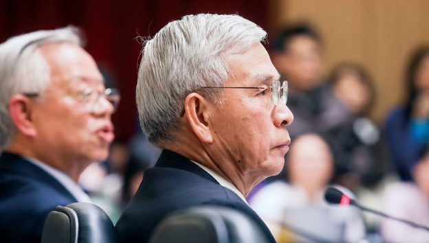 楊金龍，史上最弱勢總裁