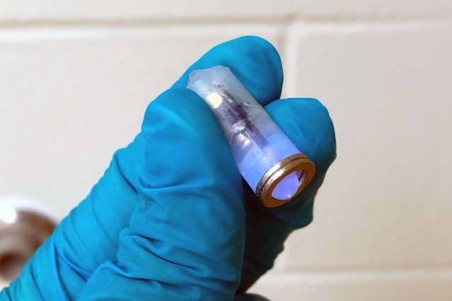 MIT 新置入式光敏醫療設備,直接在體內分解不需另外取出