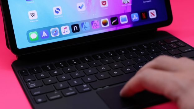 iPad Pro 越來越像筆電，巧控鍵盤首度採鋁製材質