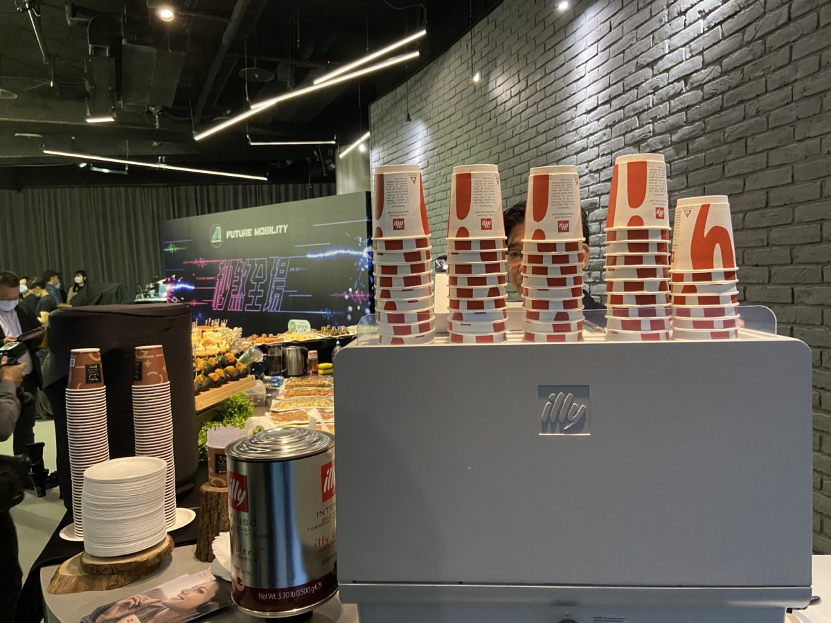 宏佳騰 illy