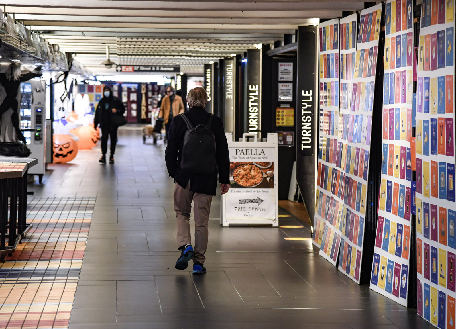 這一刻終於來了，研究：美國家庭超額儲蓄 3 月正式花光