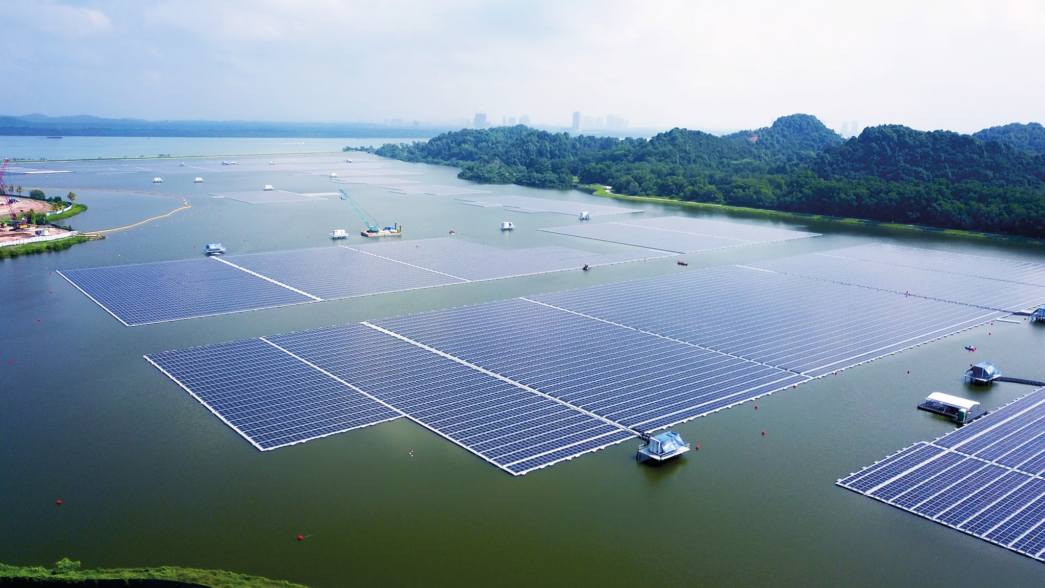 新加坡最大浮動式太陽能電廠開幕，容量高達 60MW - Vimarsana News