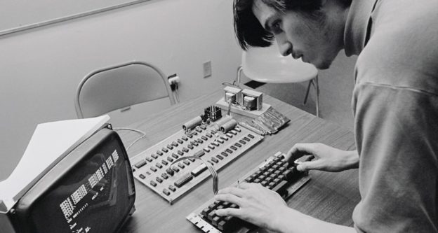 蘋果 50 年，什麼都被抄了，除了這一樣