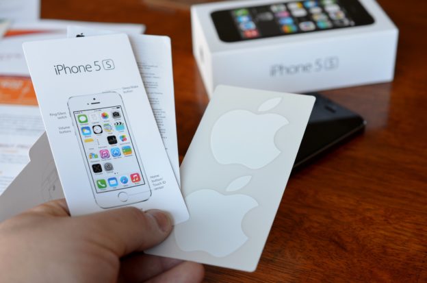 為什麼蘋果產品包裝裡總有貼紙？