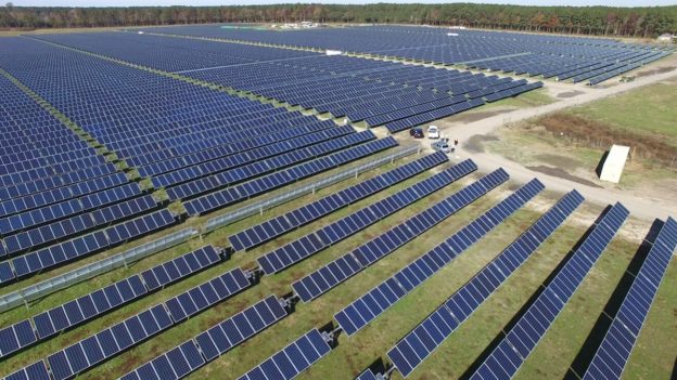 亞馬遜全球增 37 個發電計畫,估提早 5 年實現 100% 使用再生能源