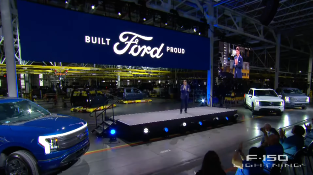 福特 F-150 Lightning 正式交付第一輛車，CEO：我們將成為 EV 領導者
