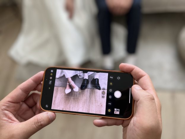 自拍婚紗照成新風潮，攝影師教你用 iPhone 13 Pro Max 拍出細膩溫度
