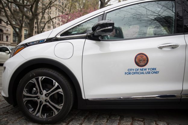 紐約公務車電動化提前達標，已有 4 千輛純電車