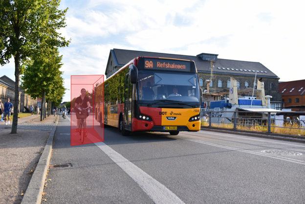 解決商用大型車轉彎死角問題！歐特明內輪差盲區警示系統出貨歐洲