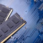 2026 年智慧型手機產業：記憶體成本躍升下的降規與出貨下修