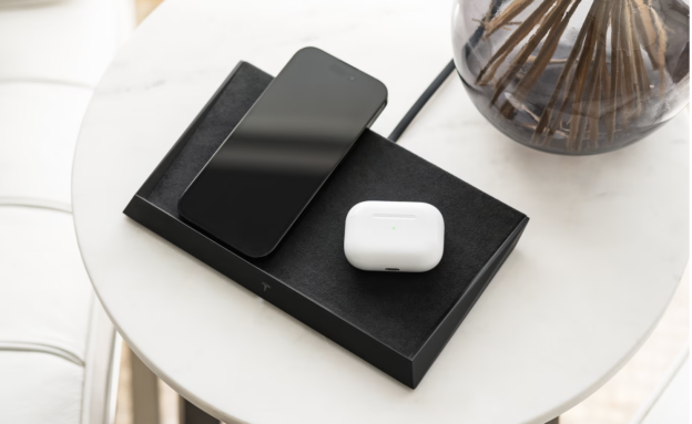 外媒開箱特斯拉無線充電盤：重、貴、不能替 Apple Watch 充電