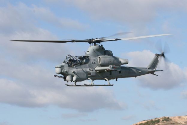 沒有不可能，美軍試圖把 AIM-120 裝上 AH-1 攻擊直升機