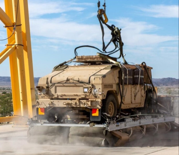 空投物資老是摔壞，美軍幫棧板開發安全氣囊