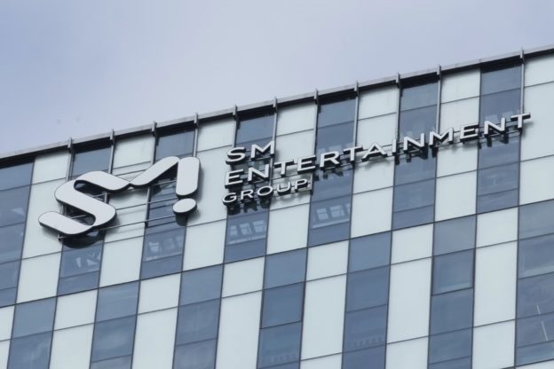 SM 娛樂收購戰，南韓科技巨頭 Kakao 出價逾 9 億美元