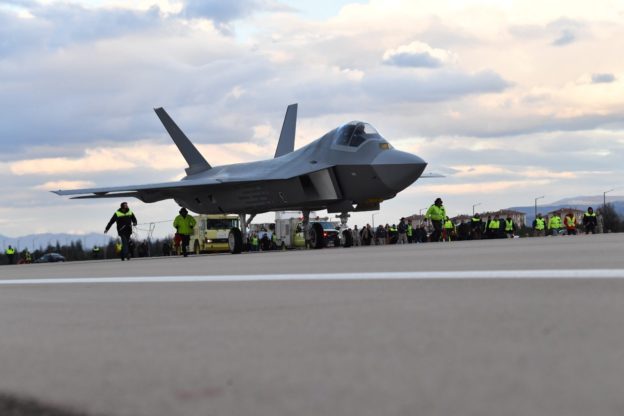 首度公開，土耳其自製五代戰機 TF-X 測試滑行