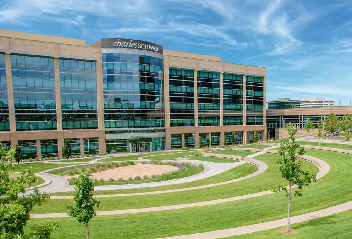 嘉信客戶大量匯出現金，大摩示警、3 月股價崩三成| TechNews 科技新報