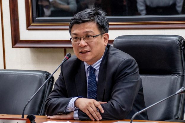 世界地球日》價格曾是市場關注重點，曾文生：現在碳排才是關鍵