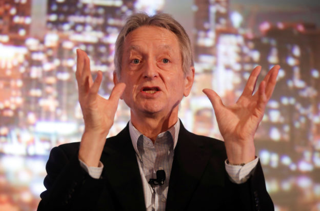 AI 教父 Geoffrey Hinton 離開 Google，坦言對畢生工作抱有遺憾