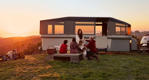 特斯拉血統的可升降旅行拖車，還是一塊超大電池