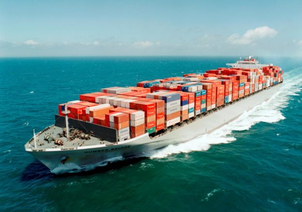 貨櫃運費大跌，日海運商川崎汽船純益恐暴減八成
