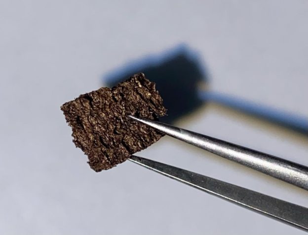 改造市售海綿，輕鬆去除水中的鉛重金屬達飲用標準