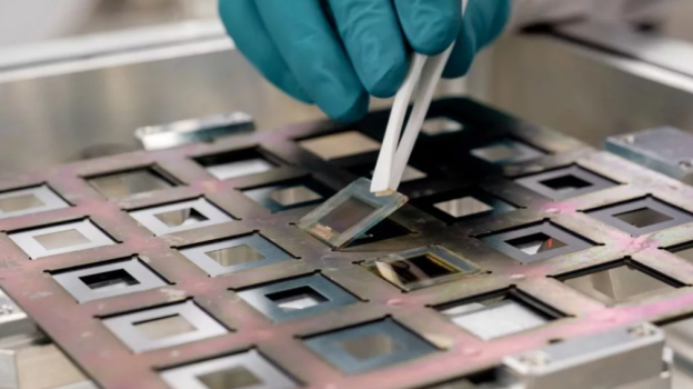 鈣鈦礦太陽能實現 24.35% 轉換效率新世界紀錄，壽命再延長