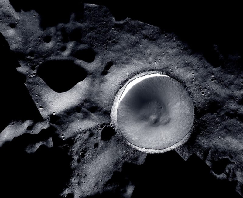 未來登月候選地區曝光，NASA 釋出月球南極撞擊坑清晰新照