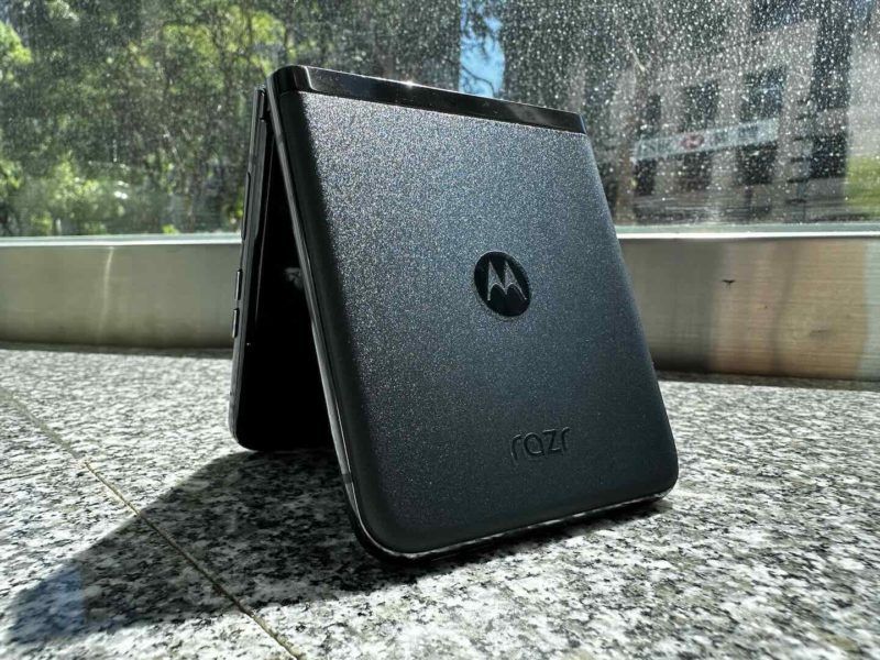 Motorola razr 40 Ultra 動手玩，想要大封面螢幕選它準沒錯