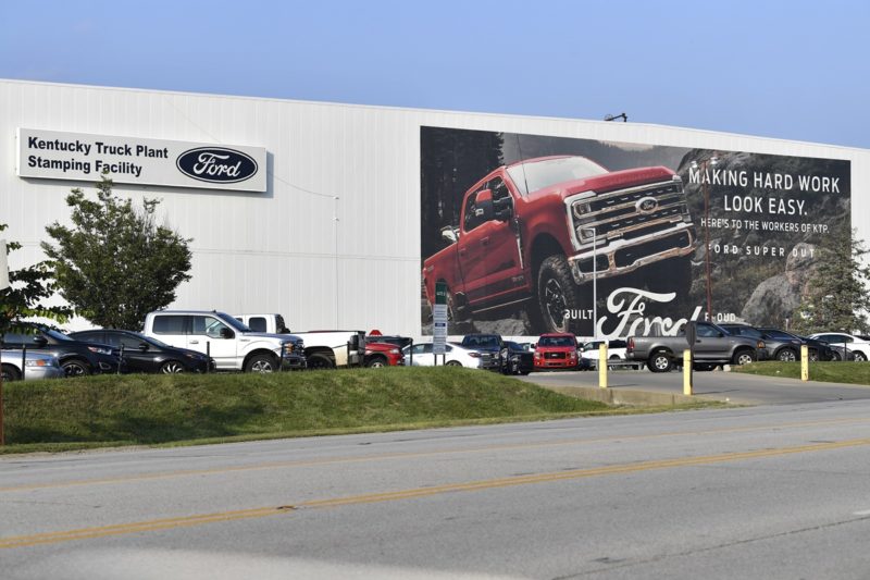 UAW 突襲福特，號召 8,700 人在最大廠發動罷工