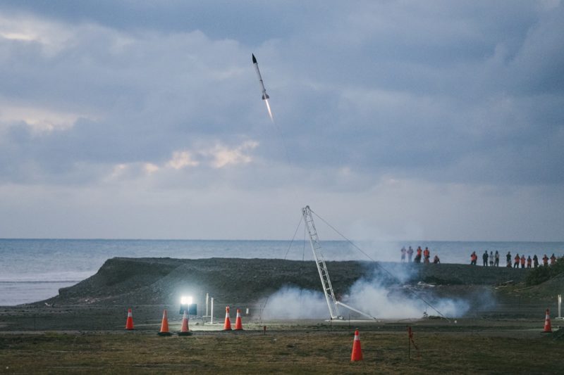 逢甲大學首支單節科研火箭發射成功，目標明年試射全型火箭