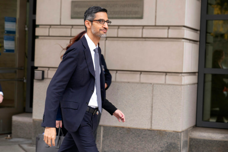 為了維持搜尋引擎市占，Google 每年付給蘋果 180 億美元