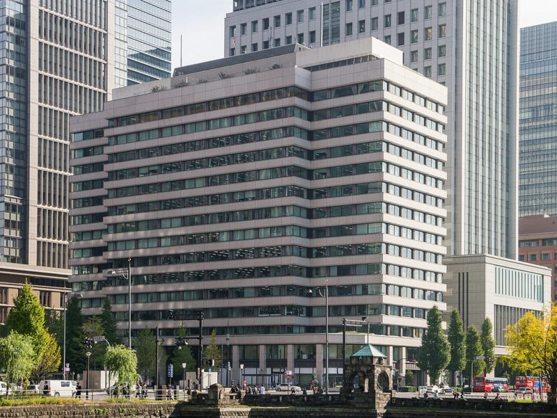 貨輪在紅海遭劫持，日本郵船股價跌、同業齊軟