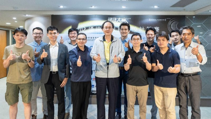 領先通訊世代,天線競賽十週年